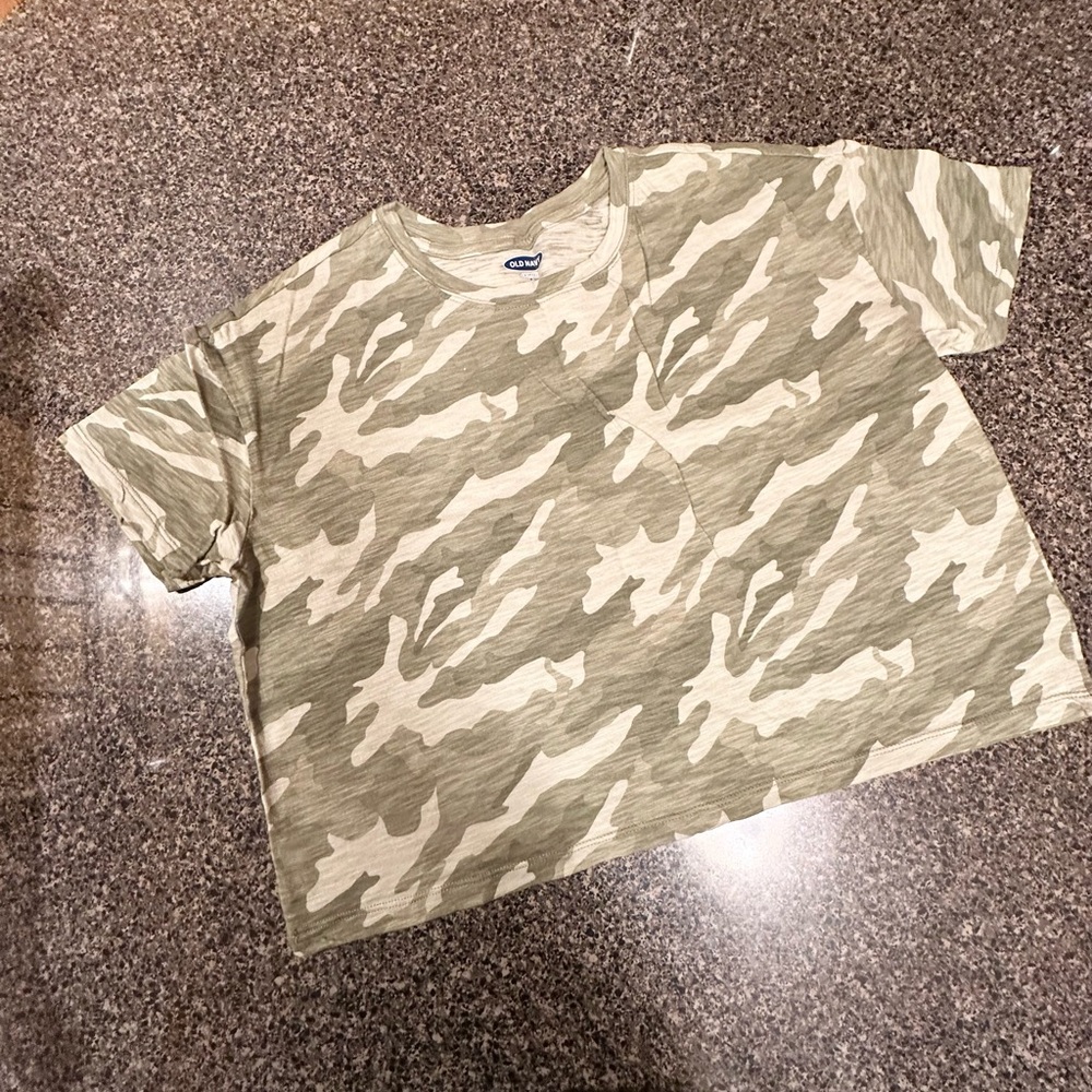 Old Navy Crop Camouflage T-Shirt NWOT